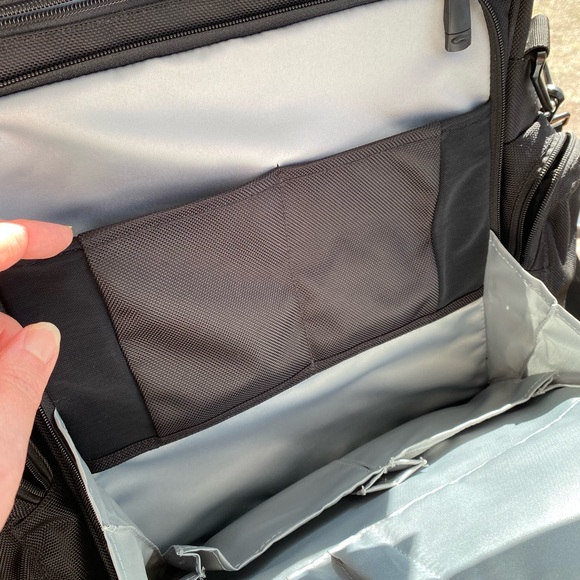 Oakley Backpack - Picture 12 of 13